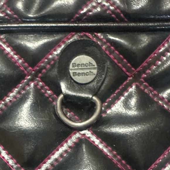 Quilted Black Bench Bag 🖤💗 - Picture 3 of 7
